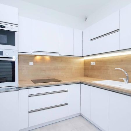 Apartment In Bratislava With Free Parking Ngoại thất bức ảnh