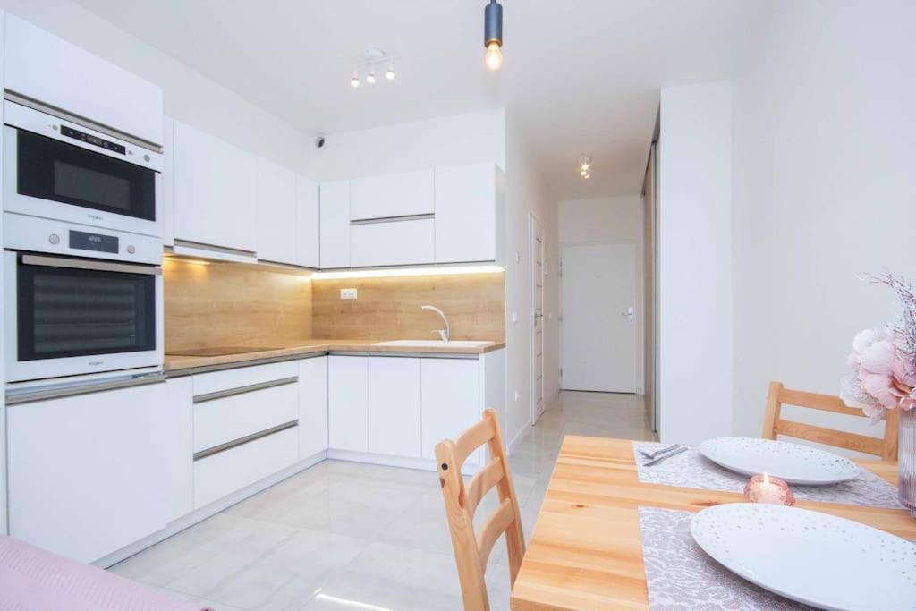 Apartment In Bratislava With Free Parking Ngoại thất bức ảnh