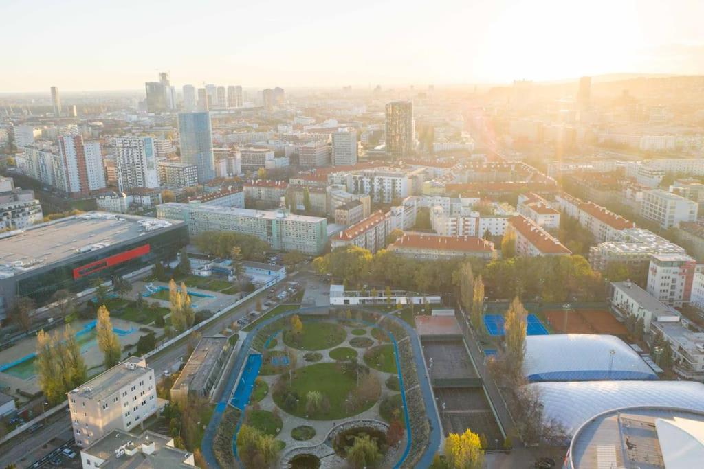 Apartment In Bratislava With Free Parking Ngoại thất bức ảnh