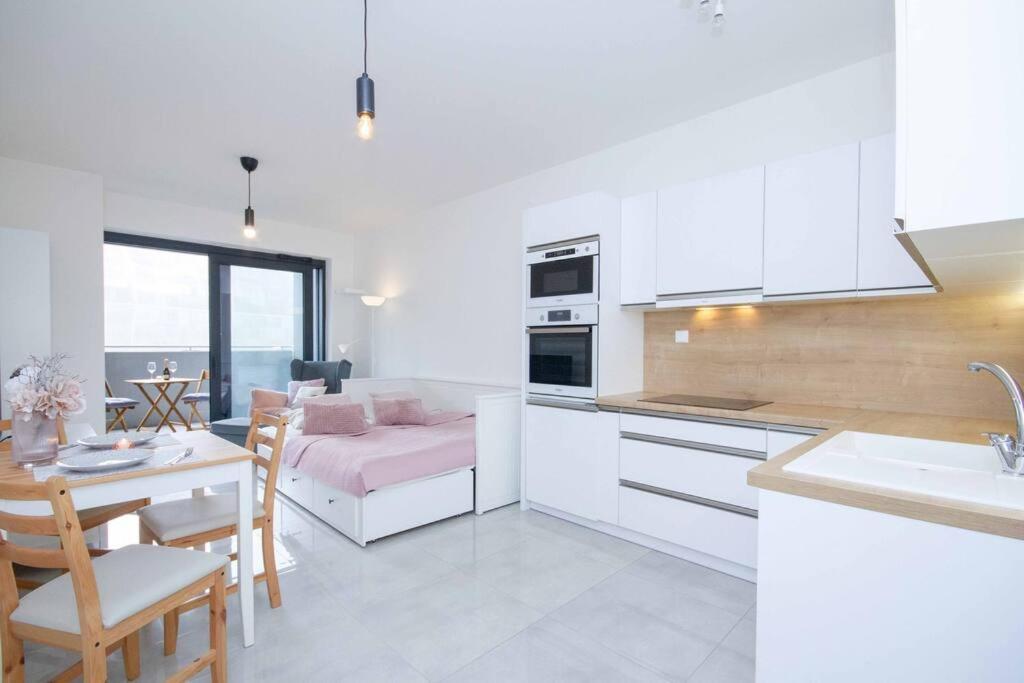 Apartment In Bratislava With Free Parking Ngoại thất bức ảnh